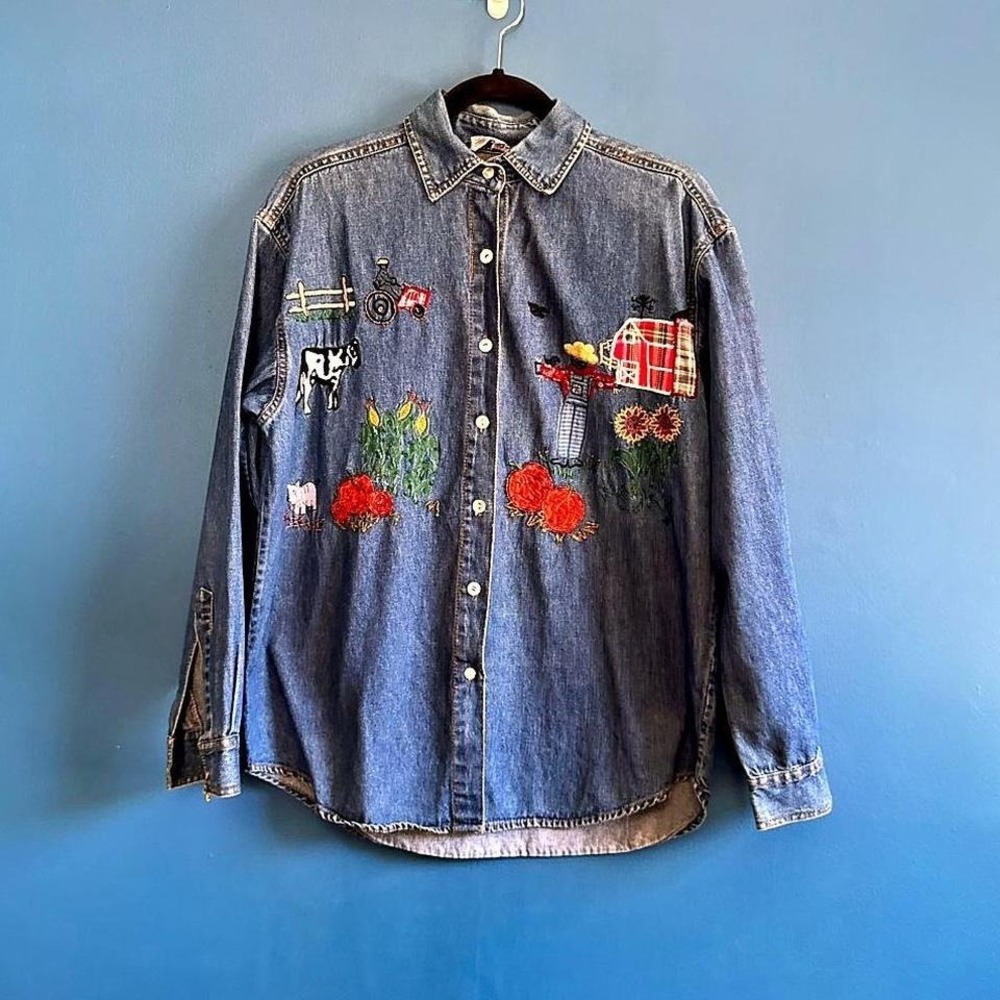 Vintage‎ Embroidered Shirt Women's Size Small Denim Farm Barn Beaded Speed Limit
